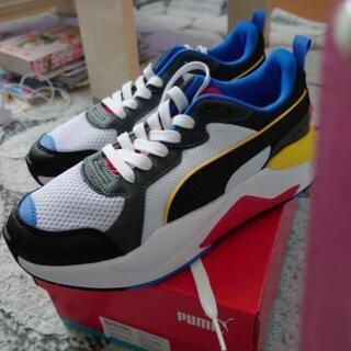プーマスニーカー