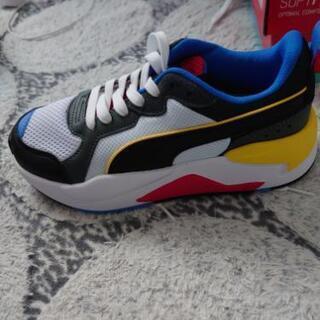 プーマスニーカーの画像