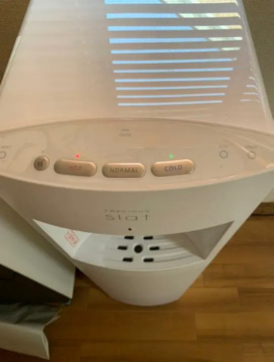 フレシャス ウォーターサーバーSlat