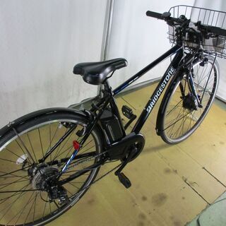 27インチ クロスバイク　電動自転車　カゴ付き　ブリヂストン　TB1E　美品　B312の画像
