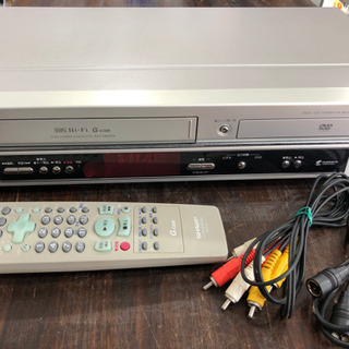 SHARP   2004年製　大特価‼︎   VTR   一体型...