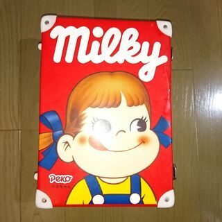 ★非売品・レア　注目を集めます★　ペコちゃんトランク