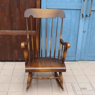 キツツキマークで親しまれている飛騨産業の穂高シリーズのロッキング