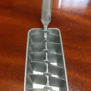 製氷機　(昔懐しい)