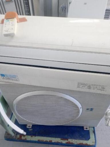ダイキンエアコン12畳用2012年生別館倉庫浦添市安波茶2-8-6においてます