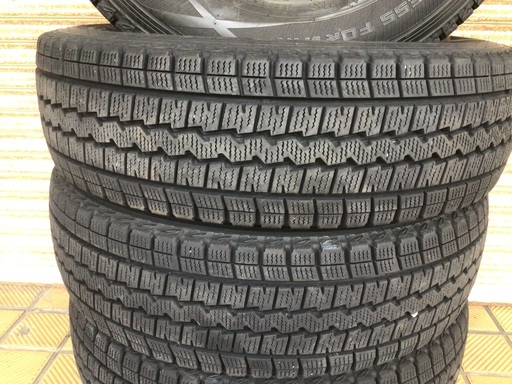 ハイエース　スタッドレスタイヤ　195-80/15 LTタイヤ　格安品　その他ワンボックス　高年式