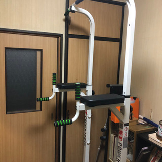懸垂機、ぶら下がり健康器具