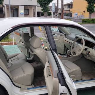 【成約済み】緊急値下げ　在庫処分【総額３９万円】ニッサン　グロリア　グランツーリスモ２５０Ｓ　ナビＥＤ２　本革パッケージ　MY34　AT4速　２ＷＤ　 ホワイトパール　4.1万K　検2022年04月　ワンオーナー　本革パワーシート　メーカーナビ　カセット　ＥＴＣ　ステアリングスイッチ　オートライト　電動格納ミラー　電動シート　タイヤ（ＬＥ　ＭＡＮＳ　ＬＭ７０４）　フォグランプ　キーレスエントリーの画像