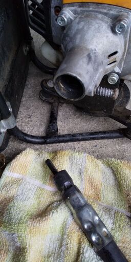 背負い刈り払い機譲ります。