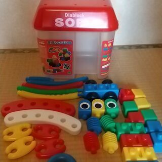 ミッフィー三輪車、ストライダー、キティキッチンセット、アンパンマンピアノ、ブロックの画像