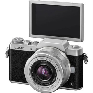 【ミラーレスカメラ】Panasonic Lumix 売ります！