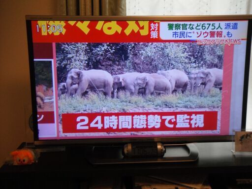 シャープ液晶テレビ（2013年製 ４０型）＋テレビボード