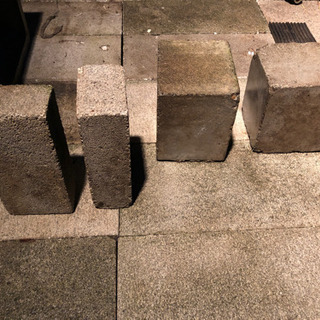【あげます】平板、縁石、U字溝、コンクリートブロックの画像