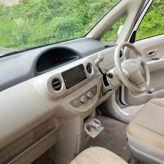 トヨタ　ポルテ　4WDの画像