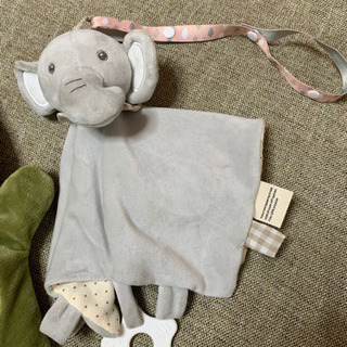 赤ちゃん　カエルパペット　ゾウさんおもちゃの画像