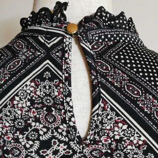 qeilletプチハイネックカットソーＭサイズの画像