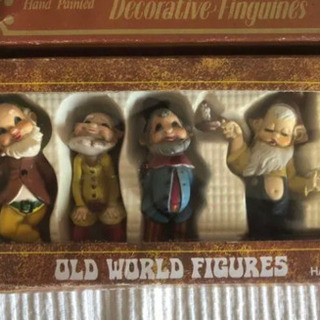 ガーデンオブジェ　OLD WORLD FIGURES 人形9体の画像