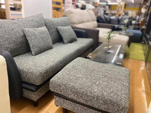 SALE!  カウチ　ソファ　３人掛け　を入荷しました！！！