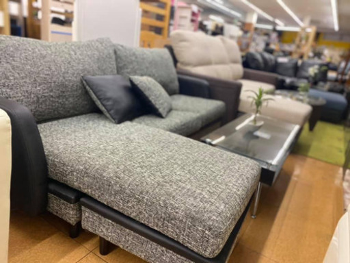 SALE!  カウチ　ソファ　３人掛け　を入荷しました！！！