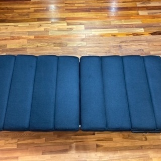 【値下げします！！！4,000円→3,000円】美品—折り畳みベッドの画像