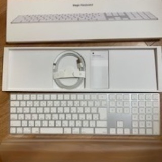 Magic Keyboard（テンキー付き）- 日本語（JIS）...