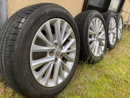 トヨタ純正タイヤ・ホイールセット 215/55 17インチ