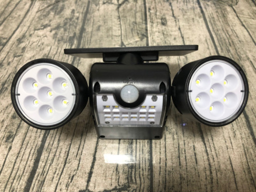 商談中‼️人感センサーライトソーラー充電屋外用