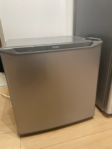 【日程再調整中】小型冷蔵庫　ほぼ新品