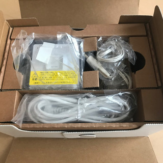 au HOME SPOT CUBE(Wi-Fiルーター)の画像