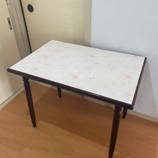 ダイニングテーブル