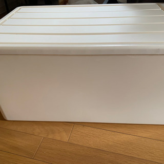 プラスチック収納ボックス　の画像