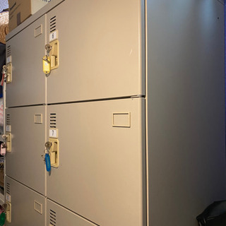 10人用スティールロッカーの画像