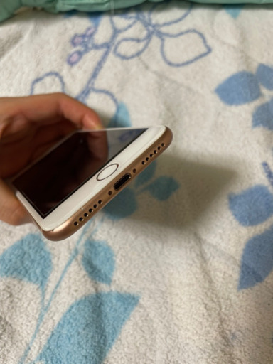 【Apple】iPhone8 64GB ゴールド
