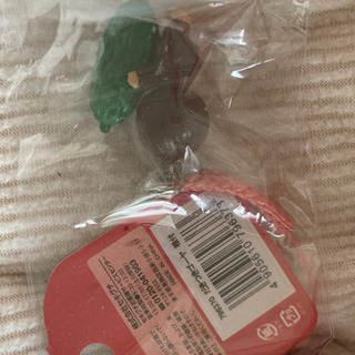 もんちっち　キーホルダー　沖縄限定　抱きつきゴーヤの画像