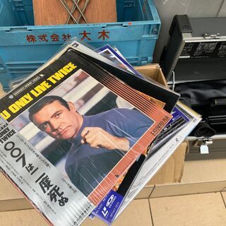 トルソー・スツール・テーブル・ボックス・LD・ビデオカメラ他【引取り限定・無料】の画像