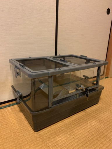 爬虫類両生類、小動物等飼育ケース