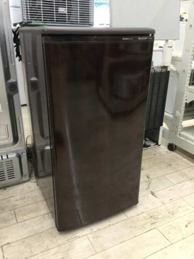 6/5 24本たっぷり収納ワインセラー 冷蔵庫としてもOK!! お洒落な木目調 ST-98N