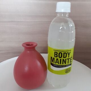 陶器の一輪ざし