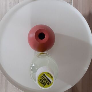 陶器の一輪ざしの画像