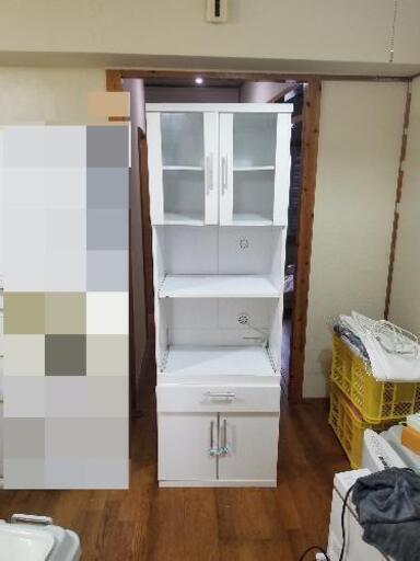 取引中　食器棚　コンセント付き