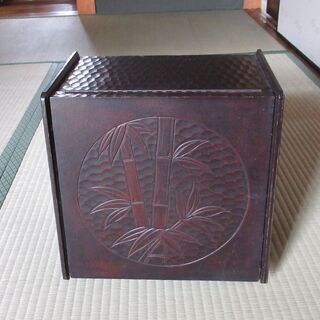 レトロな化粧台の画像