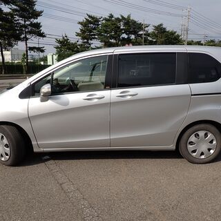 フリード【ご成約済み、ありがとうございました！】本車検2年付☆グレード　Gジャストセレクション☆パワースライドドア☆ETC☆バックモニター☆ナビ☆ドライブレコーダー8人乗りの画像