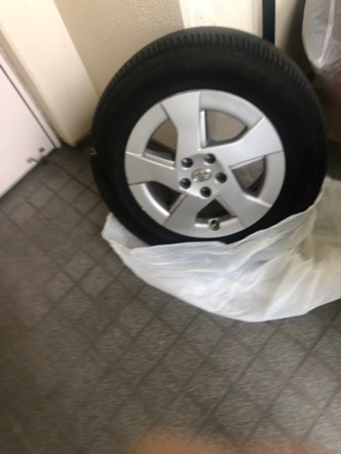 ネット決済は出来ません。プリウスホイールタイヤ値下げ