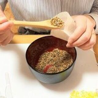 和の香りをつくる♪ ちょっと贅沢な大人のお香づくり講座4期の画像