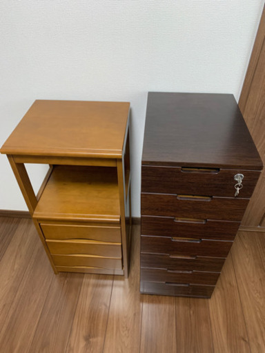 2台あります。美品　電話台？
