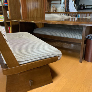 年季の入ったダイニングテーブルセット（引き取り限定の画像