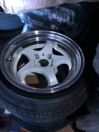 15インチ  8J 165/55r15  引っ張り