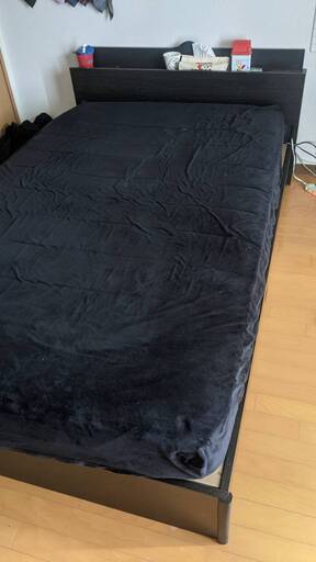 ニトリのセミダブルのベッド+マットレス