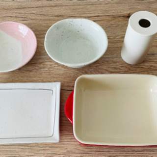 百均で購入したお皿類、ニトリのオーブン皿、無印良品のフレグランス容器