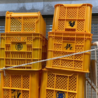 農業用コンテナ　10個で2,000円　全部で50個ほどありますの画像
